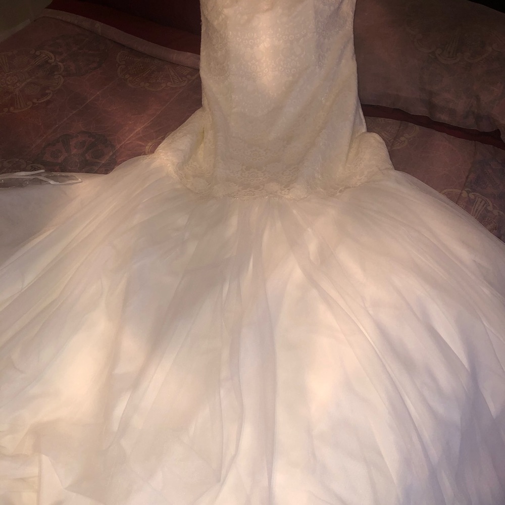 Wedding dress - Picture 4 of 7